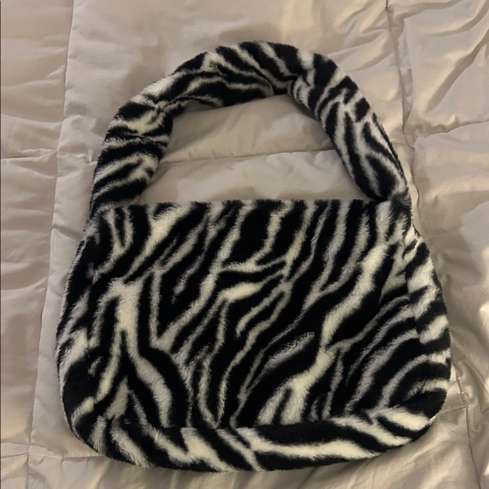 H&M Black and White Faux Fur Shoulder Bag - Picture 6 of 6